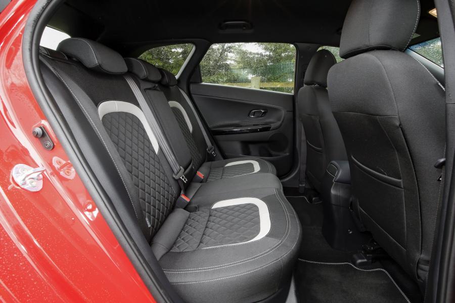 Интерьер Kia ceed-SW GT Line 2015 года  (UK) (фото 20 из 20)
